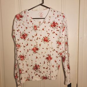 White Stag Tee ☆ XL ☆ Floral ☆ Longsleeve ☆  comfortable and soft ☆ Tee Shirt